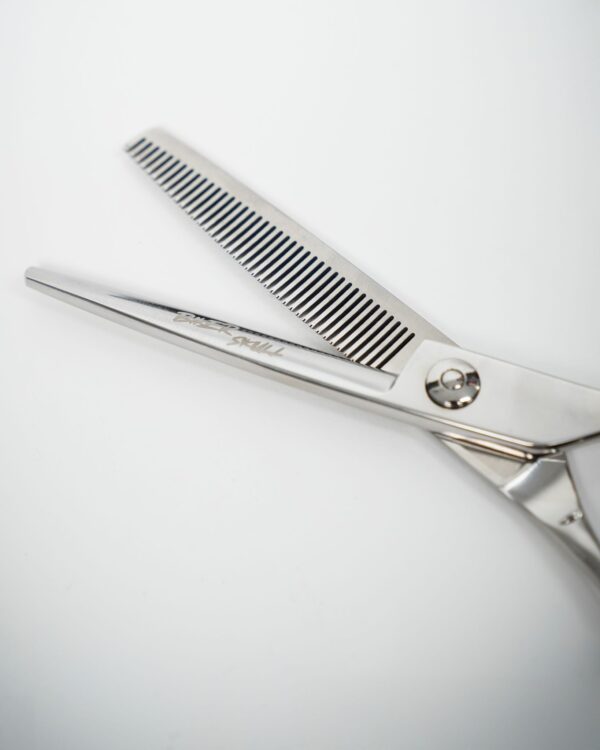Leiria Thinning Scissors - Image 3